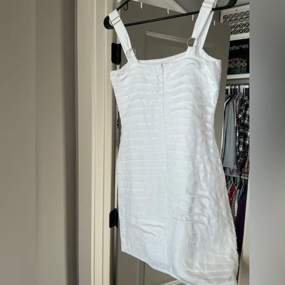 DISSH MARNIE WHITE LINEN PINTUCK DRESS - Picture 3 of 7